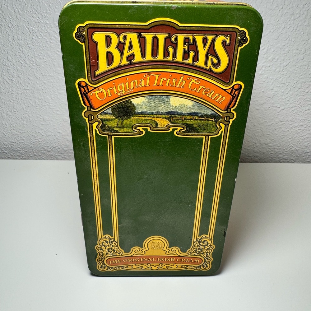 Vintage Baileys Original Irish Cream Collectible Tin Made in England Hinged Lid